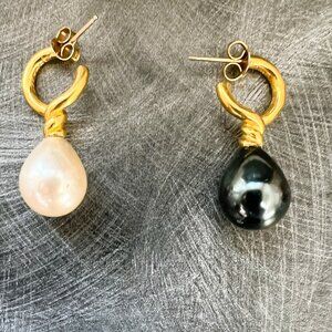 Metropolitan Museum of Art Venus Pearl-Drop  Earrings